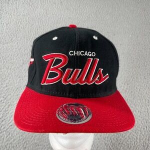Mitchell & Ness NBA Chicago Bulls Classic Snapback Hat Red Cap Basketball Script